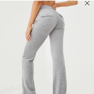 juicy couture  - säljer dessa juicy couture byxor i storlek xs då de aldrig kommer till användning, nyskick (knappt använda) 