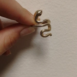 Fake gold) snake ring - Good