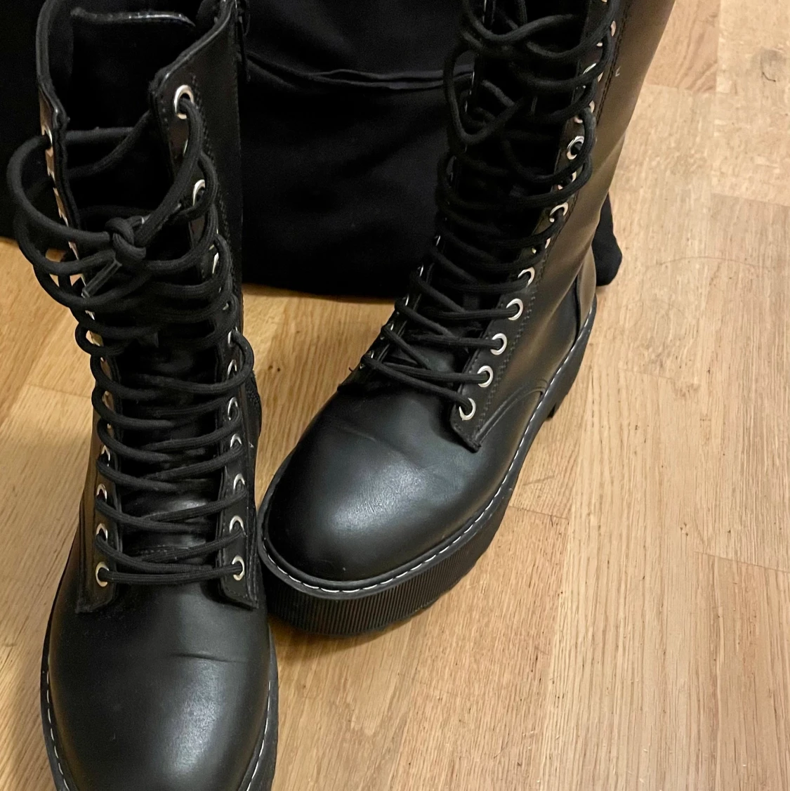 Svarta kängor stl 38