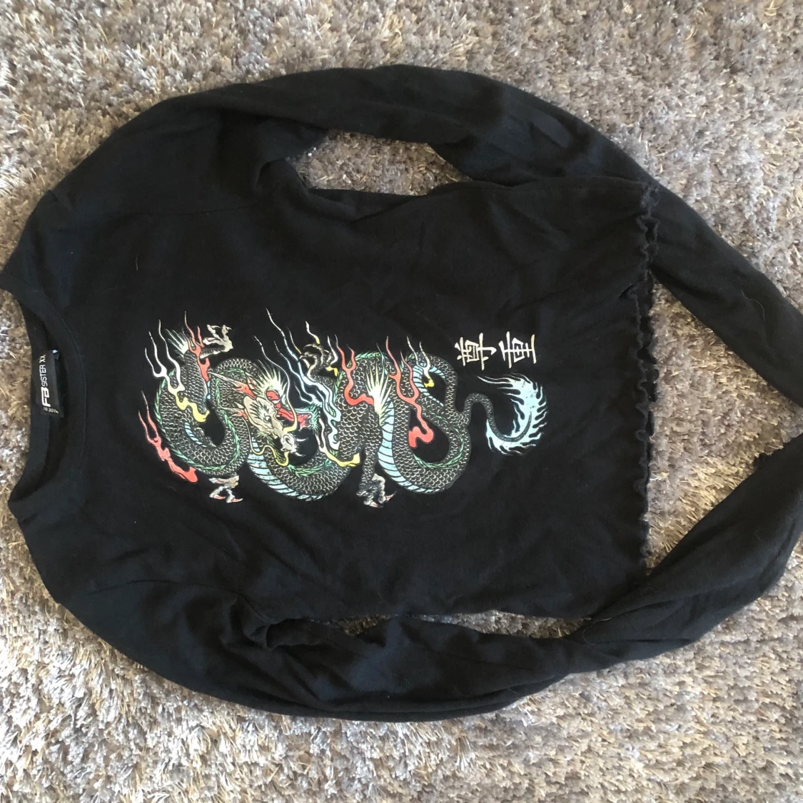 Fin tröja med drake