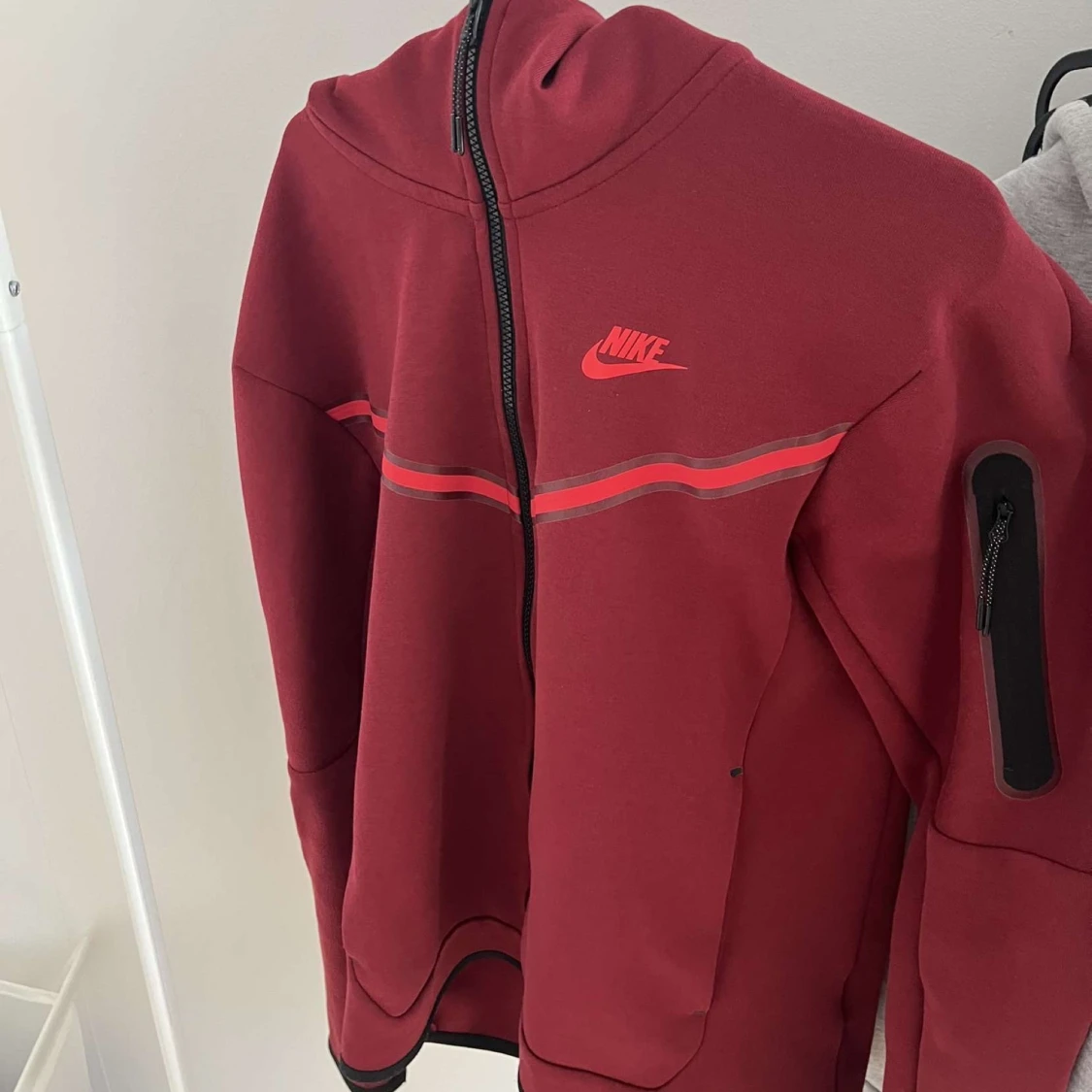 Nike Tech - 90