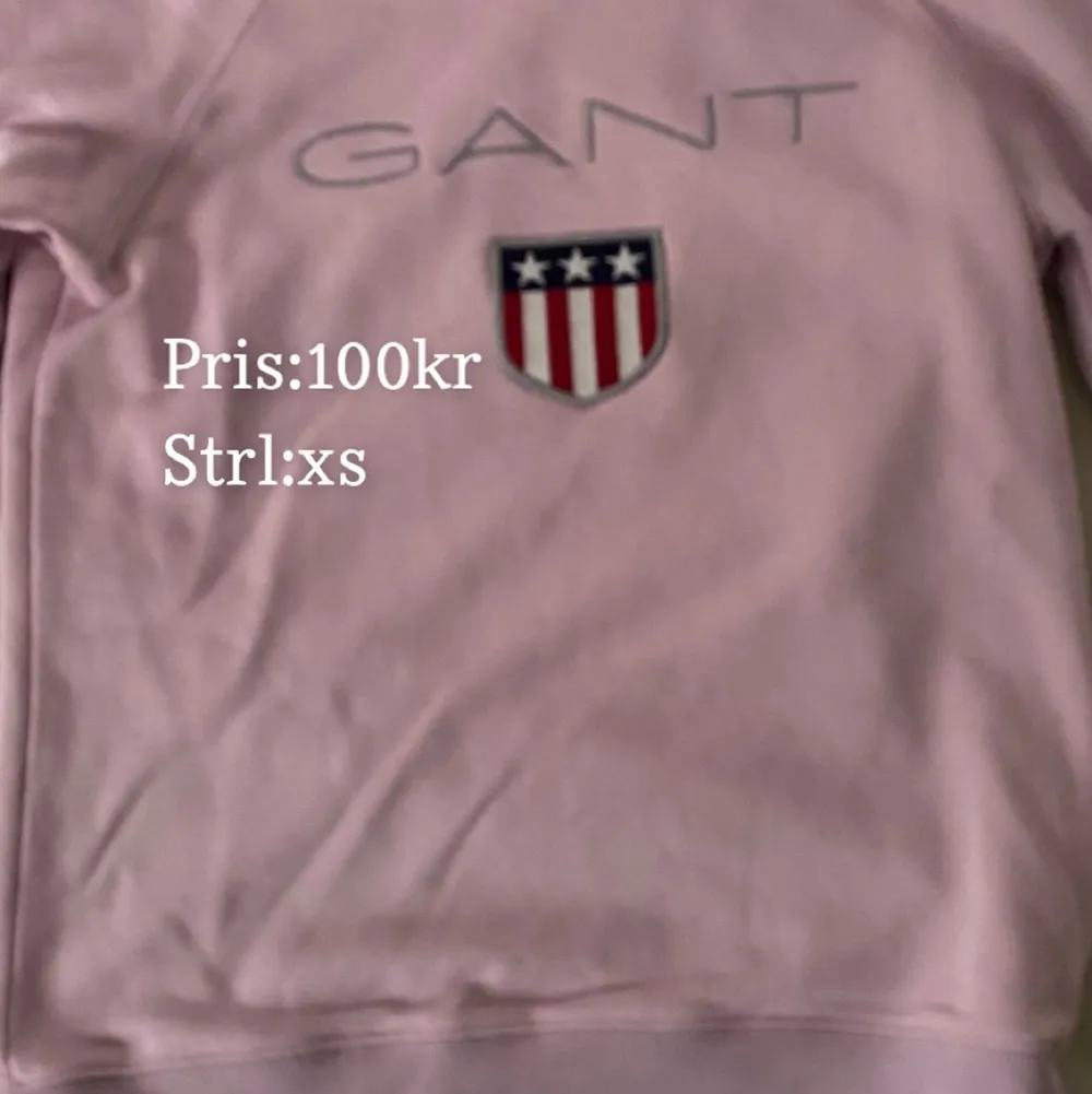 En fin baby rosa Gant sweatshirt i storlek Xs, är i god skick, har användts få gånger.. Tröjor & Koftor.