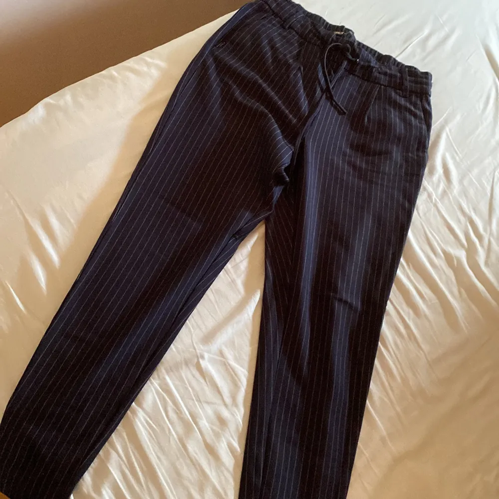 Skönaste byxorna från Veromoda i storlek xs passar även en s. Så sköna att ha på!. Jeans & Byxor.