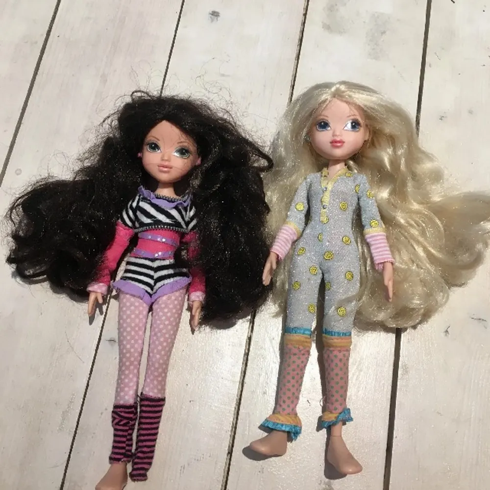 BRATZ DOCKOR SÄLJES!! 💅🏻  (två sista är moxie-dockor). använda men fortfarande fint skick!  50kr/ st eller alla för 400kr 👏🏼  priset kan diskuteras vid snabb affär! 🫶🏼. Övrigt.