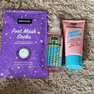 Sence beauty kit t - Kittet innehåller en fotmask, handkräm och en face mist💕