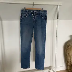 Snygga high waist jeans från Gina Tricot storlek 36