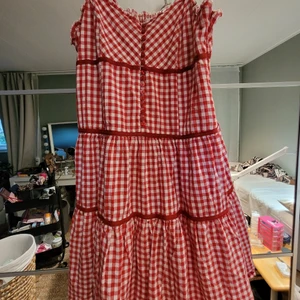 Rutig sommarklänning - Köpt på secondhand, storlek 40