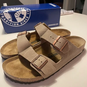 Birkenstock - Använda en gång då jag råkade använda dom när jag egentligen skulle skicka tillbaka dom