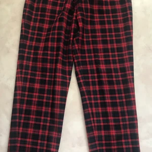 Byxor - Endast använda en gång. Storlek 38