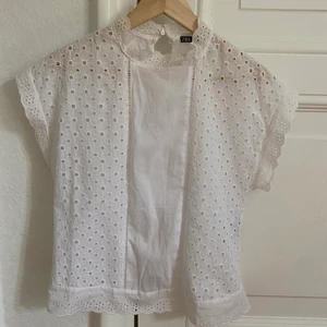 Zara topp - Jättesöt topp från Zara i storlek xs🤍 Knappt använd!  