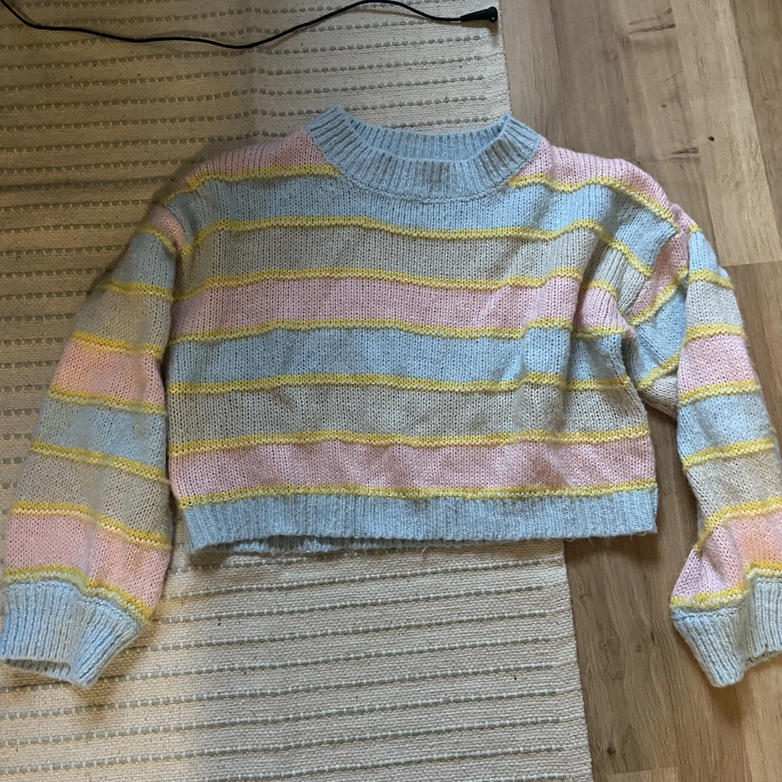 Randig stickad tröja 