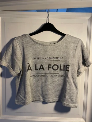 Crop top - Använd ett fåtal gånger men är i bra skick, som ny