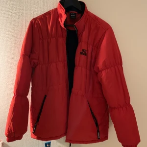 Urban outfitters  - Fraktar ej  FINNS I LUND