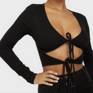 Topp - Aldrig använd. Nypris 329kr. Storlek S.