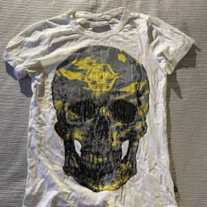 Philipp Plein T-shirt - • Philipp Plein T-shirt • 158-164,  • självklart äkta  • meddela vid frågor 