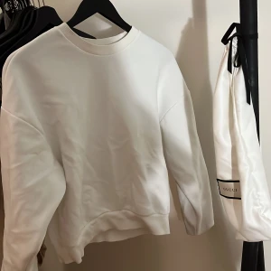 Tjocktröja - Sweatshirt från gina!