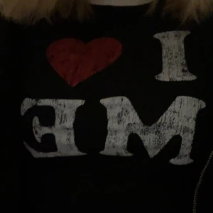 tshirt - aldrig använd skriv för mer info💗