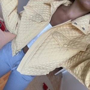 Jacka - Använd få gånger. Superfin. Spårbar frakt 69kr 🚚 