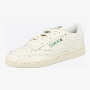 Reebok sneakers - Intressekoll på mina reeboks i stl 37. Upplever att de är lite små på mig som är 37,5-38 (true to size). Sparsamt använda. Kan tänka mig byta mot likadana i annan stl🤍💚