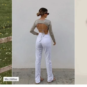 Nakd vita jeans strl 36  - Jätte fina vita jeans som sitter så bra! De är köpta från Nakd och är i strl 36! Skriv privat för fler bilder osv❤️