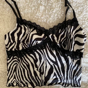 linne - Fint linne med SUPERskönt, stretchigt material och även justerbara band 💓