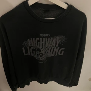 Gina tricot storlek S - bra skick använd några få gånger                                             Köparen står för frakten 