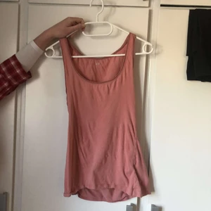 Rosa linne - Rosa basic linne från HM, använd men inget fel på den❤️