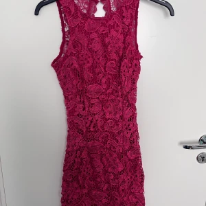 Klänning från Nelly - Använd en gång