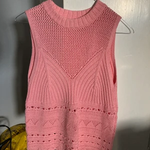 Zara linne - Jättefint linne-väst från zara💕💕 Storlek L men passar S/M