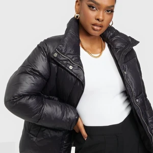 Nelly jacka - Helt ny stl 34, jättefin! Säljs pga fel stl!