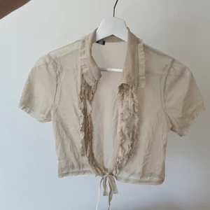 Transparent topp, secondhand, strl S - Så söt somrig topp jag köpte secondhand, har tyvärr inte kommit till användning :(