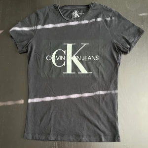 Calvin Klein T-shirt - Storlek XS, näst intill oanvänd 