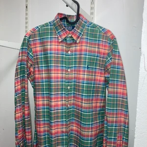 Polo skjorta - Polo Ralph lauren skjorta, Custom fit (Small) men stor i storleken jag är 184cm, 74kg. 