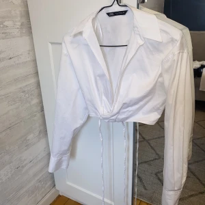 Croppad skjorta - Knappt använd