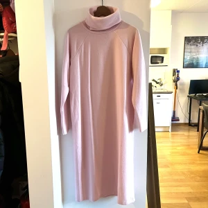 Klänning  - Fint skick 