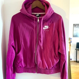 Hoodie  - Fint skick 