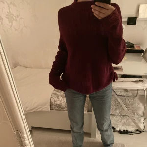 Stickad Tröja  - säljer min stickade Crocker tröja, som endast är använd några gånger. 🫶🏼