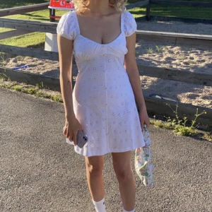 Studentklänning  - Min fina studentklänning är till salu, jag köpte den på Asos för 309kr förra året och jag har bara använt den en gång så den är som ny. 💗