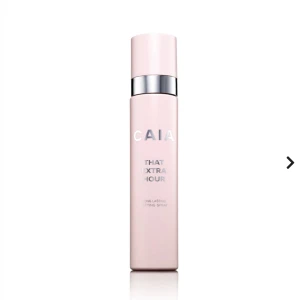 Caia settingspray That extra hour  - Nästan ny, testat några gånger men den är typ helt full😊 Fungerar superbra men har helt enkelt för många. Nypris 245kr