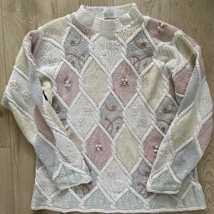 COTTAGE CORE TRÖJA - COTTAGE core tröja vintage/retro tröja.  Strl 42.  Oversize på mig som är S. 