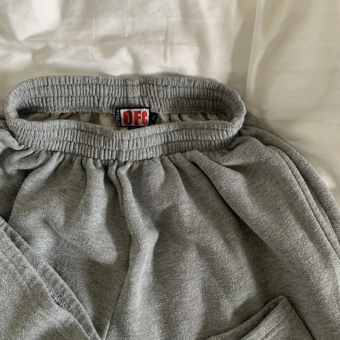 Grå mjukisbyxor - 91