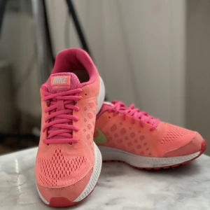 Nike Zoom Pegasus 31  - Storlek 38 damskor, superfina men kommer inte till användning. Sparsamt använda 💖