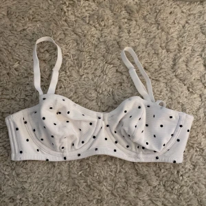 Bh  - Helt ny bh från Gina i storlek s 🖤 för liten för mig 
