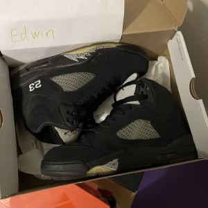 Nike air Jordan 5 black metallic 2011 - Storlek 42  Mycket bra skick  Har ingen og låda 