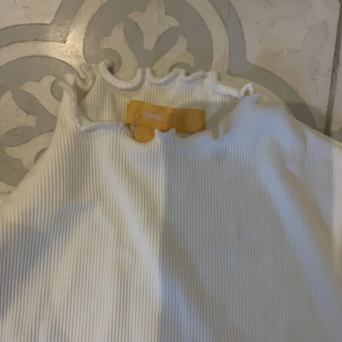 Topp från Gina tricot - 90