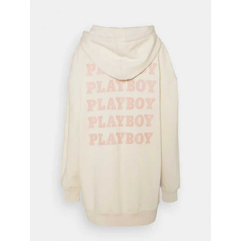 Slutsåld Hoody Dress från Missguided i färgen Sand. Storlek 32 men väldigt oversized. Använd fåtal gånger. Inköpspris 429:- Mitt pris 200:- plus frakt. Matchande mjukisbyxor finns att köpa till i min plickbutik. 🌸Samfrakt🌸Swish-betalning🌸Spårbarfrakt🌸. Hoodies.