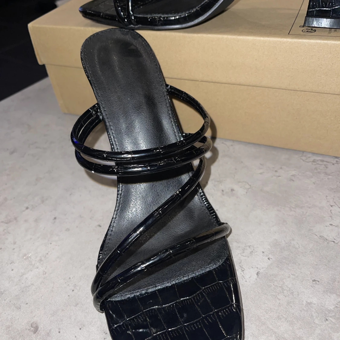 Helt nya klackarskor  - 91