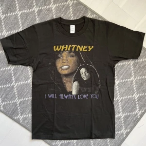Whitney Houston tee - Storlek: L