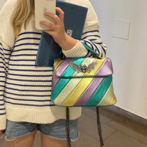 Maxjenny väska  - Säljer min jättefina Maxjenny väska. Så fin färg som passar till alla möjliga outfits och så mång komplimanger om den. Använd men fint skick.