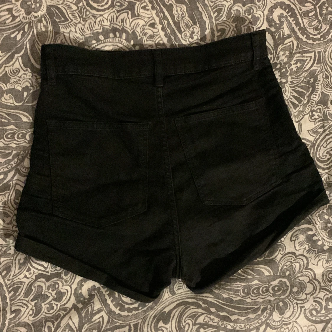 Svarta basic jeans shorts - 90